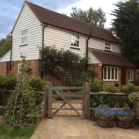 Bed and Breakfast The Barn At Woodview à Hildenborough Extérieur photo