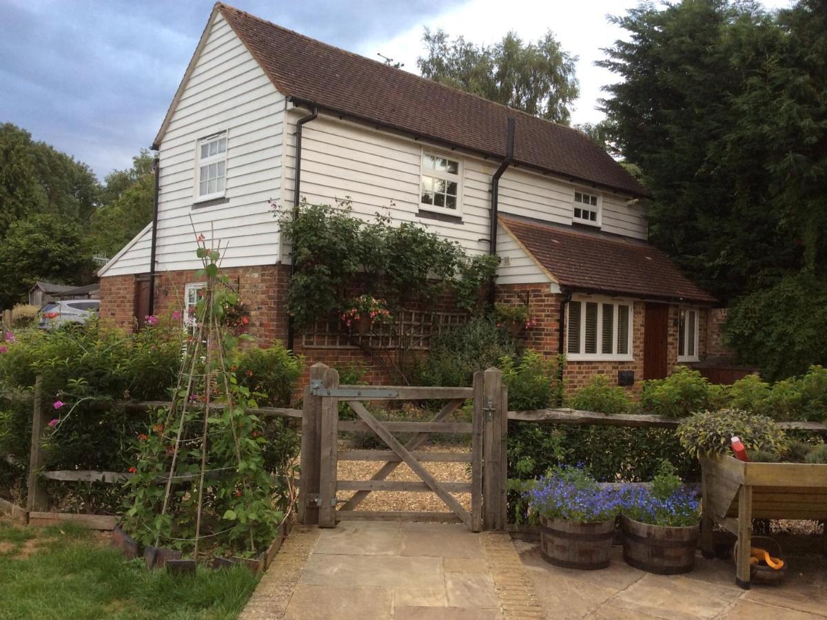 Bed and Breakfast The Barn At Woodview à Hildenborough Extérieur photo